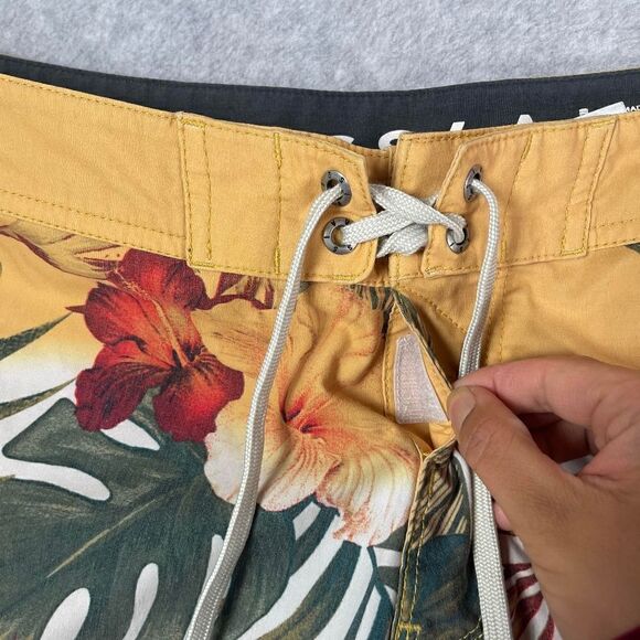 Vissla Board shorts Trunk Floral Shorts 33 - Picture 3 of 11